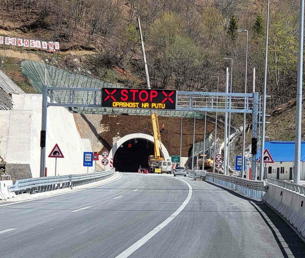 <p>"U narednom periodu će se intezivirati testiranje opreme i sistema u tunelima, sve u sklopu ubrzanih aktivnosti ka obezbjeđivanju uslova za otvaranje autoputa"</p>