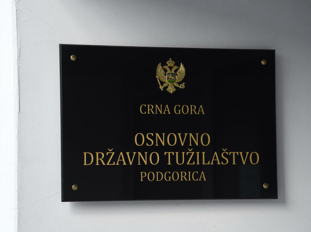 Osumnjičen da je tukao suprugu i prijetio joj da će je zaklati,...