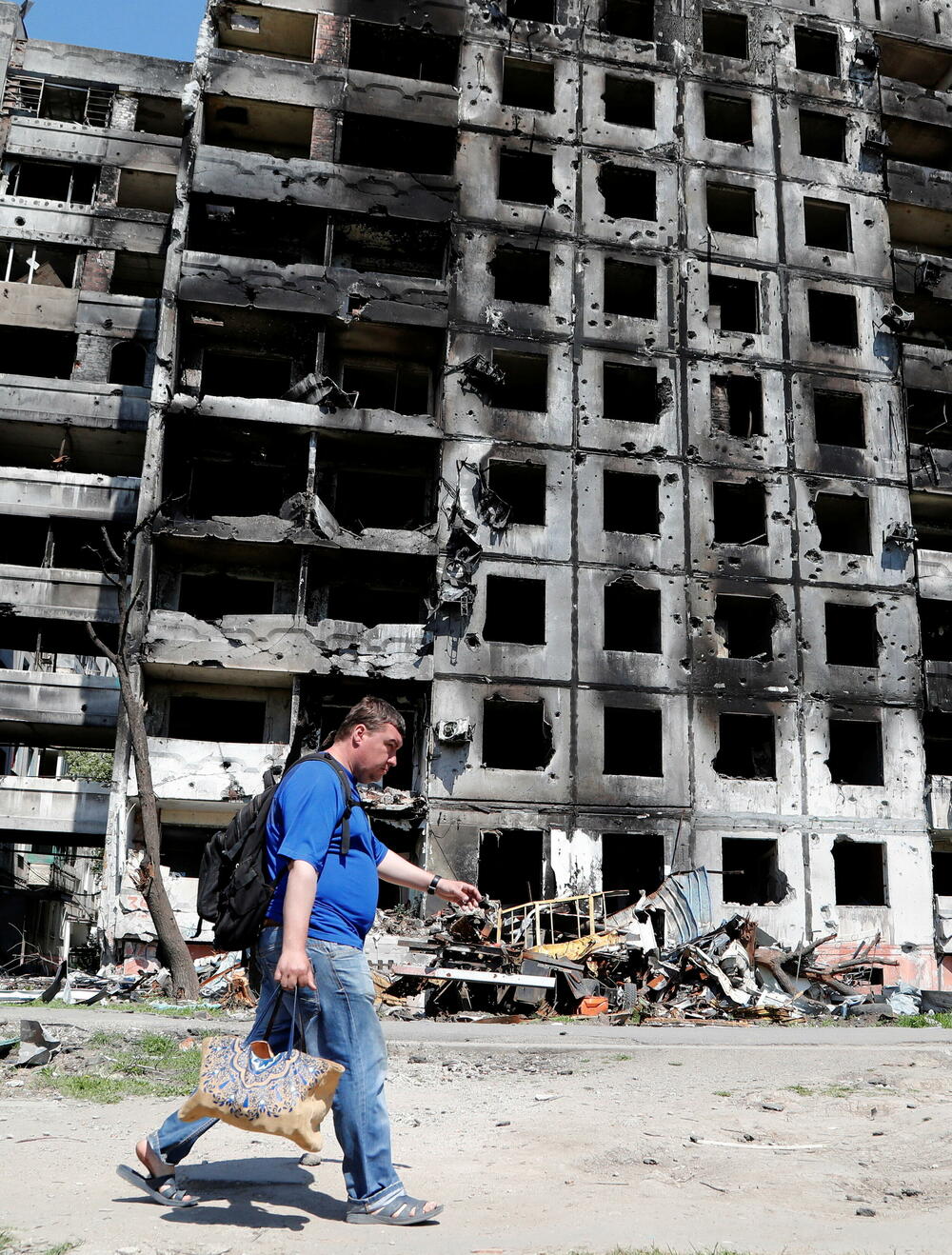 <p>Od predratnog stanovništva grada od 450.000, procjenjuje se da je tamo ostalo oko 100.000</p>