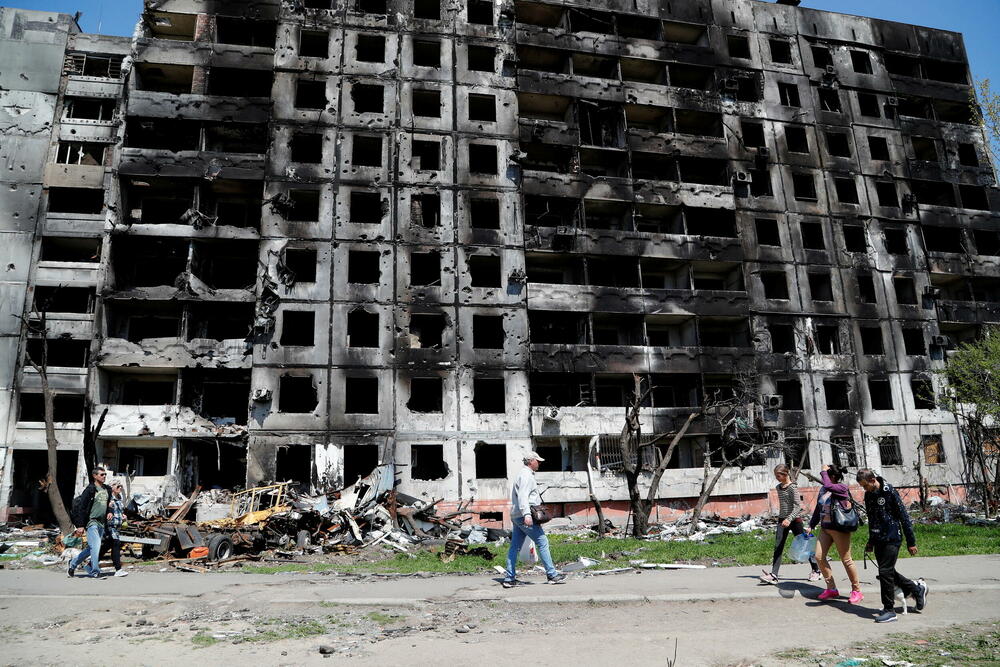 <p>Od predratnog stanovništva grada od 450.000, procjenjuje se da je tamo ostalo oko 100.000</p>