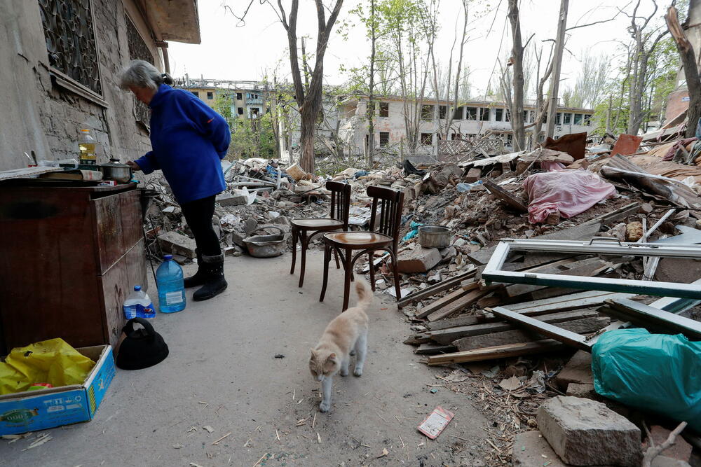 <p>Od predratnog stanovništva grada od 450.000, procjenjuje se da je tamo ostalo oko 100.000</p>