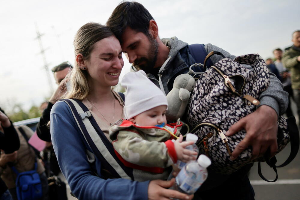Porodica evakuisana iz željezare u Mariupolju