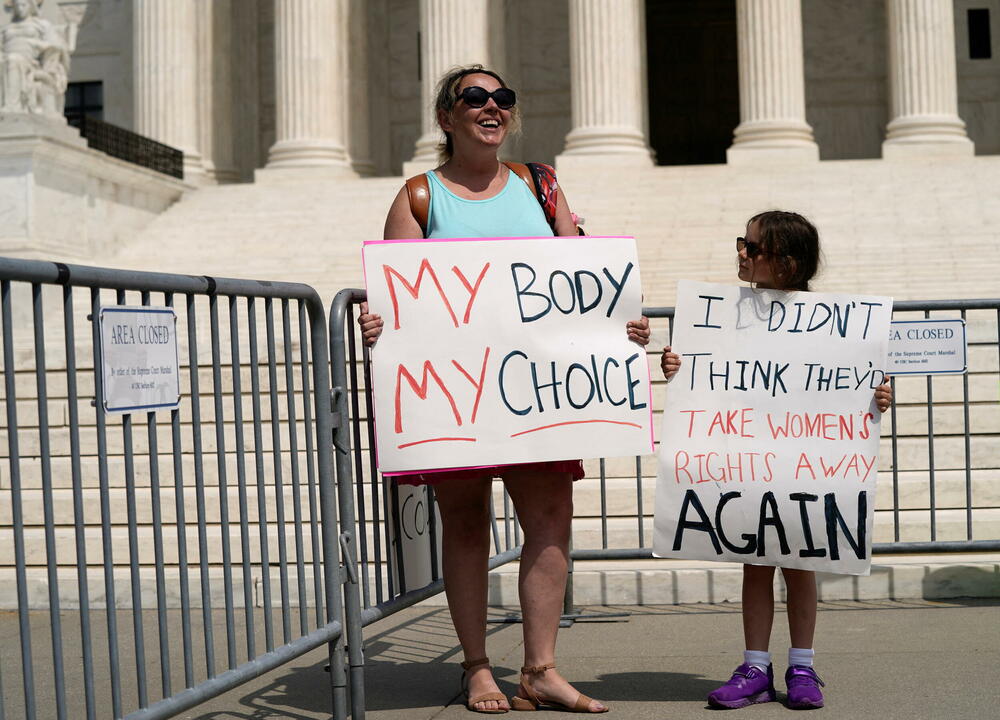 Pristalice prava na abortus ispred zgrade Vrhovnog suda SAD