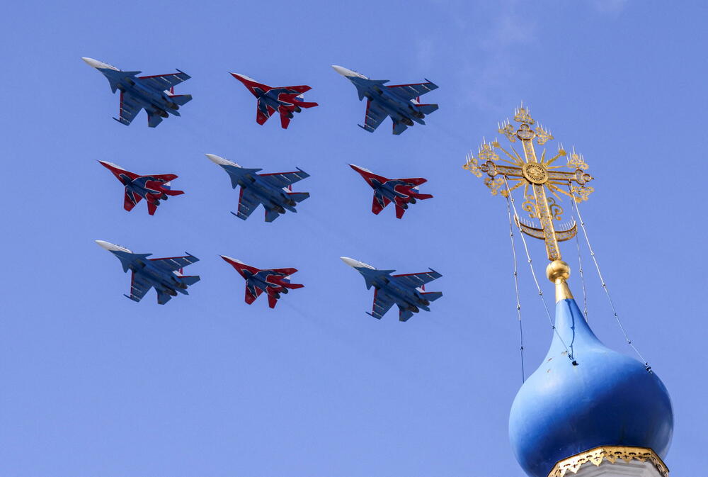 Ruski avioni  MiG-29 i Su-30SM vježbaju za vojnu paradu u Moskvi