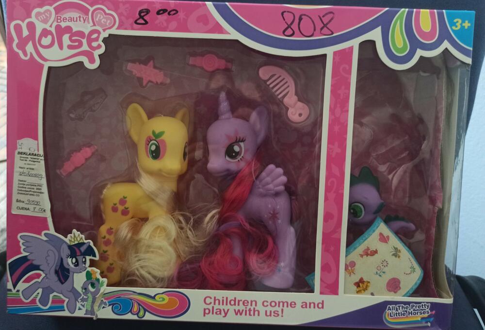 <p>"Na svjetskom tržištu, kako bi se što više zaradilo i igračaka proizvelo pribjegava se dodavanju takvih sredstava koji doprinose nebezdjednosti. Iako neko dođe u kontakt sa takvom vrstom igračke neće dobiti trovanje, ali kumulativni efekat, ako se dijete prve tri godine"</p>