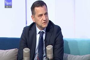 Vojinović: Potrebna je reforma obrazovanja, OŠ "Vladimir Nazor" ne...