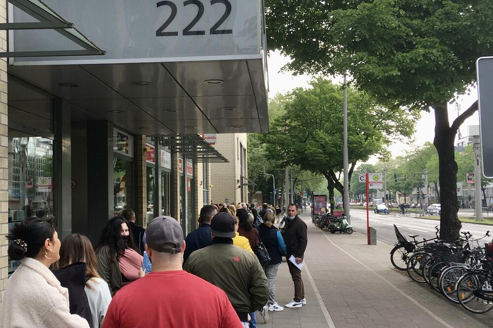 U redu ispred gradske Vijećnice, Foto: D. Dedović