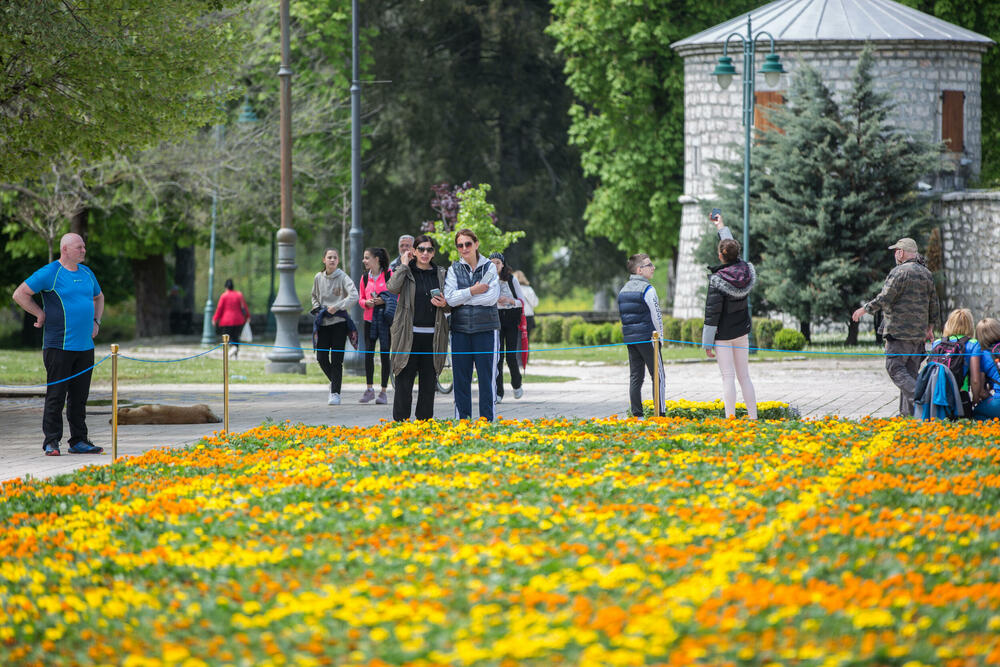 <p>"Današnji dan zbog toga posvećujemo evropskom miru, slobodi i zajedništvu sa željom da naredni Dan Evrope dočekamo u miru i na Cetinju i u Briselu i u Kijevu", rekao je gradonačnik Prijestonice Nikola Đurašković</p>