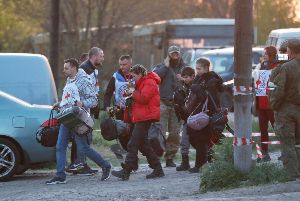 Evakuisani civili iz Azovstala