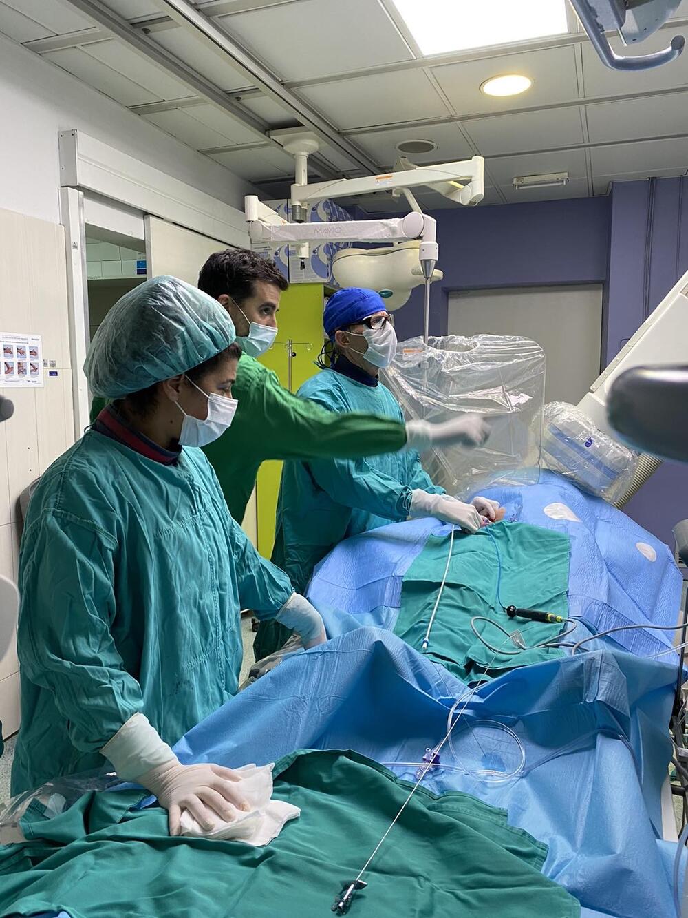 <p>"Pacijenti se nakon dvadesetčetvoročasovnog praćenja sa regulisanim srčanim ritmom otpuštaju na dalje kućno liječenje"</p>