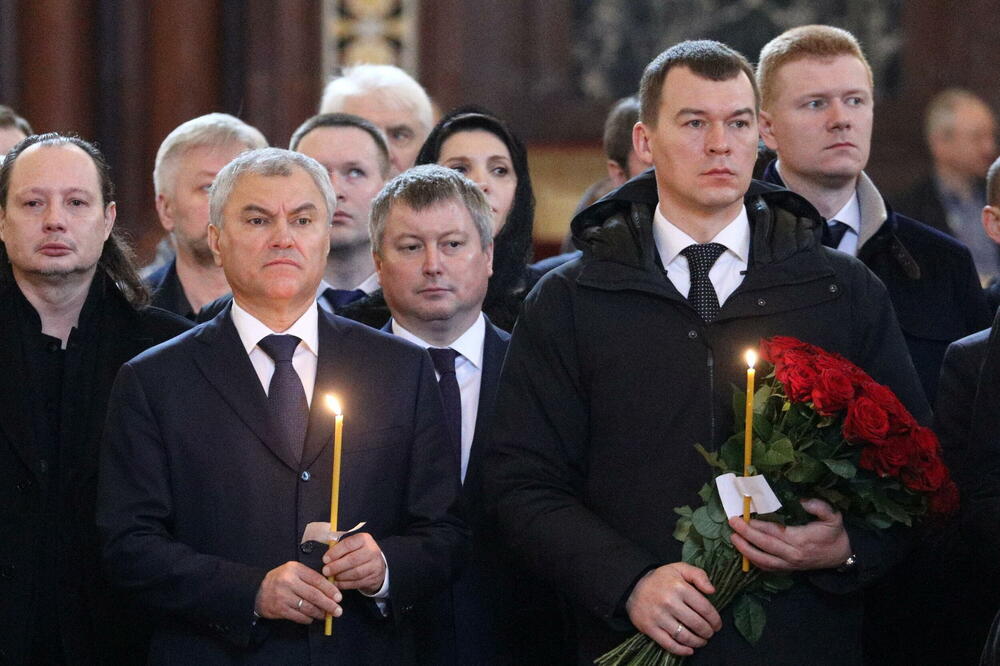 Volodin (lijevo) na memorijalnoj službi povodom smrti ruskog političara Vladimira Žirinovskog, Foto: Reuters