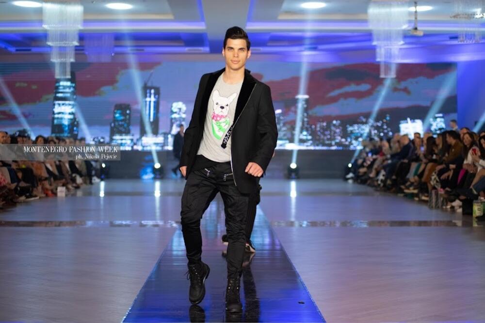 <p>Bata Spasojević predstavio dio nove kolekcije za proljeće/ljeto na crnogorskoj Nedjelji mode</p>