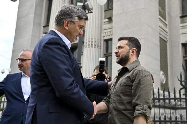 Plenković u Kijevu: "Hrvatska zna kako je biti pod vojnom...