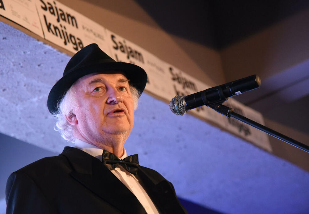 <p>Ministarka kulture i nauke Maša Vlaović kazala je da nacionalne i etničke razlike na ovakvom sajmu dobijaju svoju najljepšu formu, jer se na njemu nalaze izdavači iz Crne Gore i iz regiona</p>