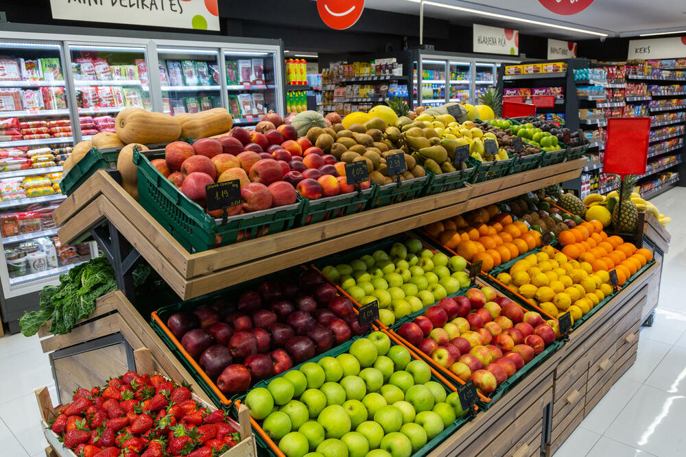 <p>Kompanija Domaća trgovina u čijem sastavu posluju CITY marketi kroz svaki novootvoreni ili renovirani market nastoji da ambijent unaprijedi i dodatno prilagodi potrebama potrošača sa savremenom opremom za skladištenje i izlaganje proizvoda.</p>