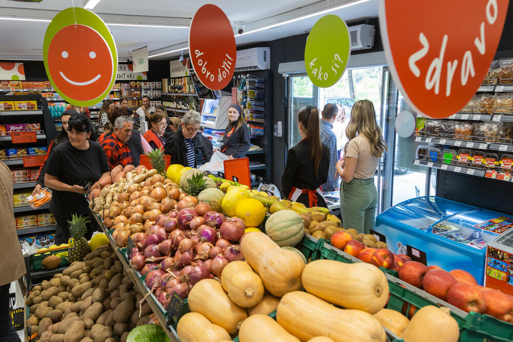 <p>Kompanija Domaća trgovina u čijem sastavu posluju CITY marketi kroz svaki novootvoreni ili renovirani market nastoji da ambijent unaprijedi i dodatno prilagodi potrebama potrošača sa savremenom opremom za skladištenje i izlaganje proizvoda.</p>