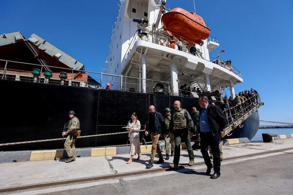 Zelenski: Hitno otvoriti luke kako bi se omogućio izvoz pšenice i...