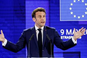 Makron: Za prijem Ukrajine u EU biće potrebne decenije