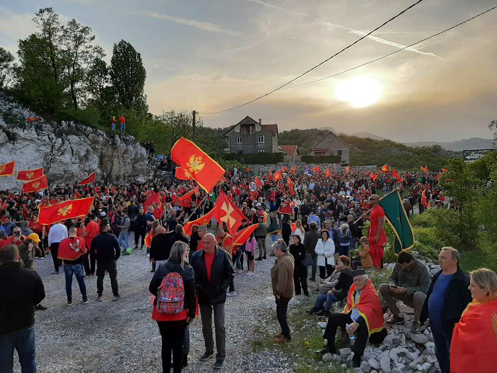 <p>Poziv za današnje okupljanje dijelio se na društvenim mrežama, ali nije poznato ko su bili organizatori</p>