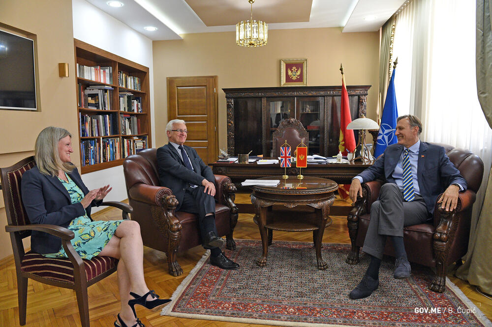 Sa sastanka, Foto: MVP