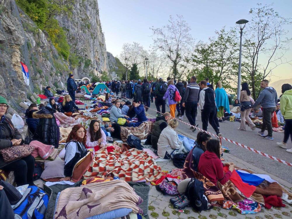 <p>"I svako ko je došao, došao je na jedan način, a otišao je odavde drugačiji. Svakome se nešto desilo suštinski, tako da to što se desilo niti može da razumije, a kamoli da iznese i objasni bilo kome", kazao je patrijarh</p>