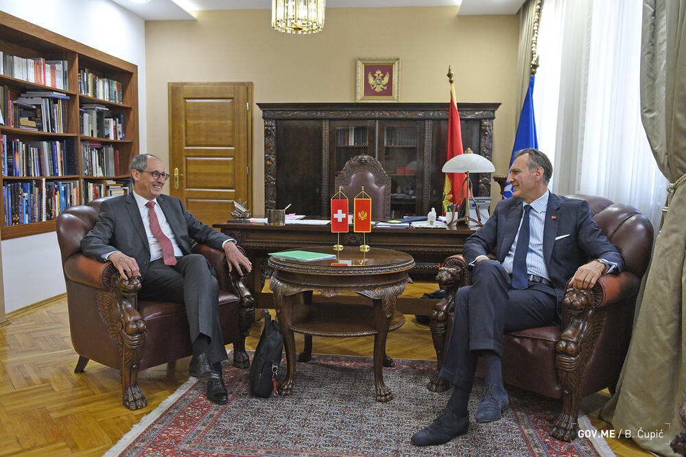 Sa sastanka, Foto: MVP