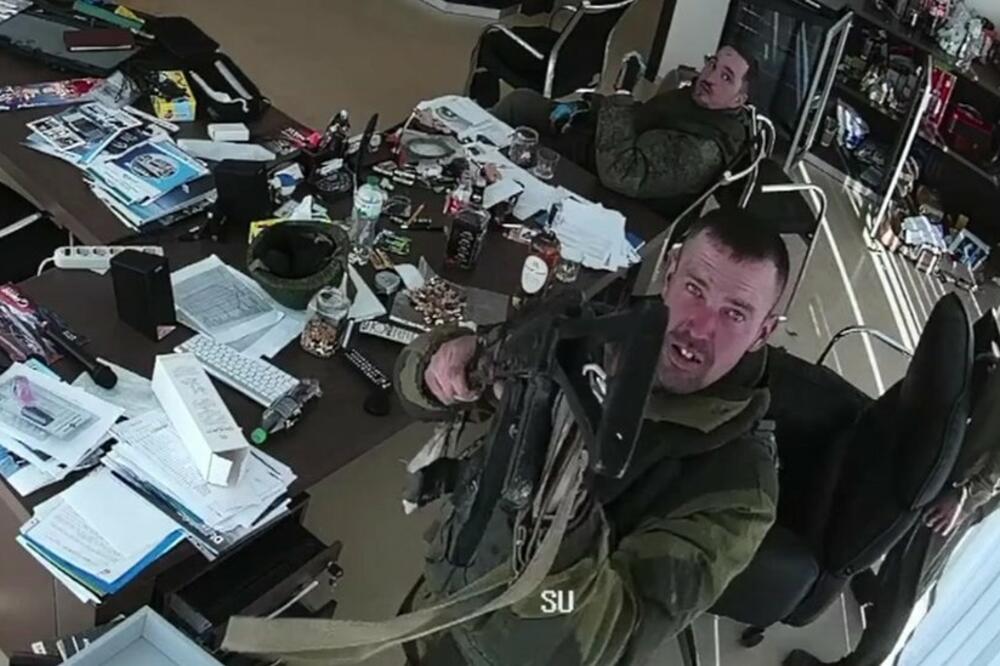 Ruski vojnici dugo nisu shvatali da ih snima kamera, Foto: BBC