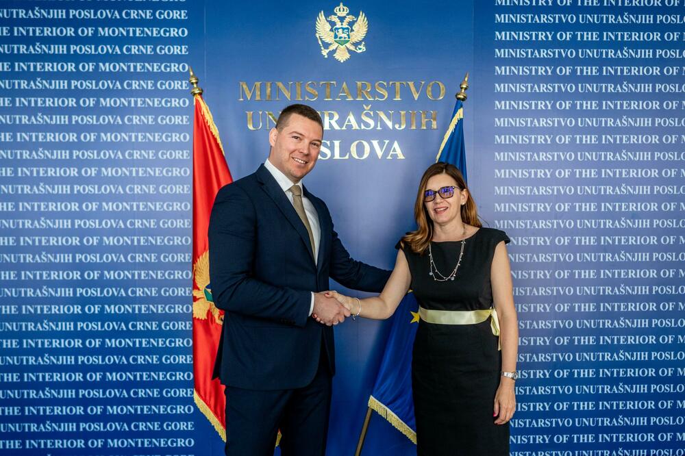 Popa i Adžić, Foto: Ministarstvo unutrašnjih poslova