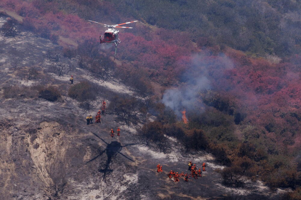 <p>"Znamo da je kod nas veoma rano za sezonu požara i svi smo u strahu zbog onoga što smo već iskusili", rekao je Dejv Bejls, komandant vatrogasne jedinice Novog Meksika</p>