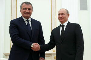 Južna Osetija zakazala referendum o pridruživanju Rusiji, Bibilov:...