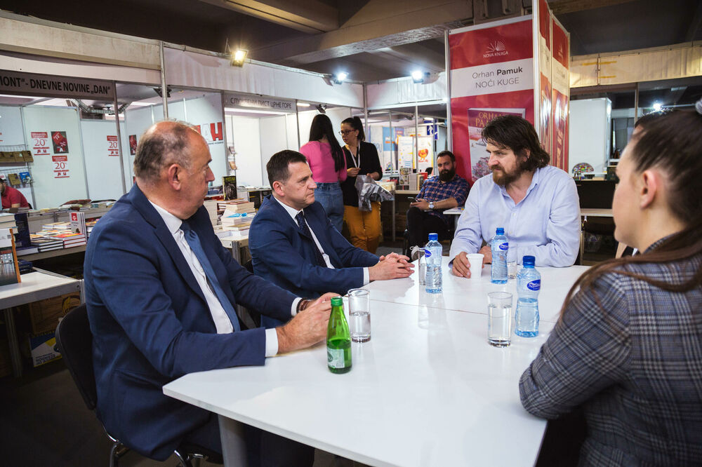 Lalošević i Vojinović na Sajmu knjiga, Foto: Međunarodni podgorički sajam knjiga