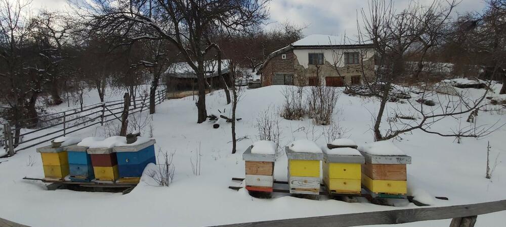 Utopljavanje i spremanje za zimu, selo Jugovine- Berane