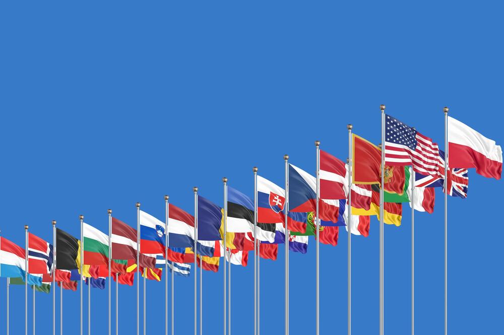 Zastave svin NATO članica, Foto: Shutterstock