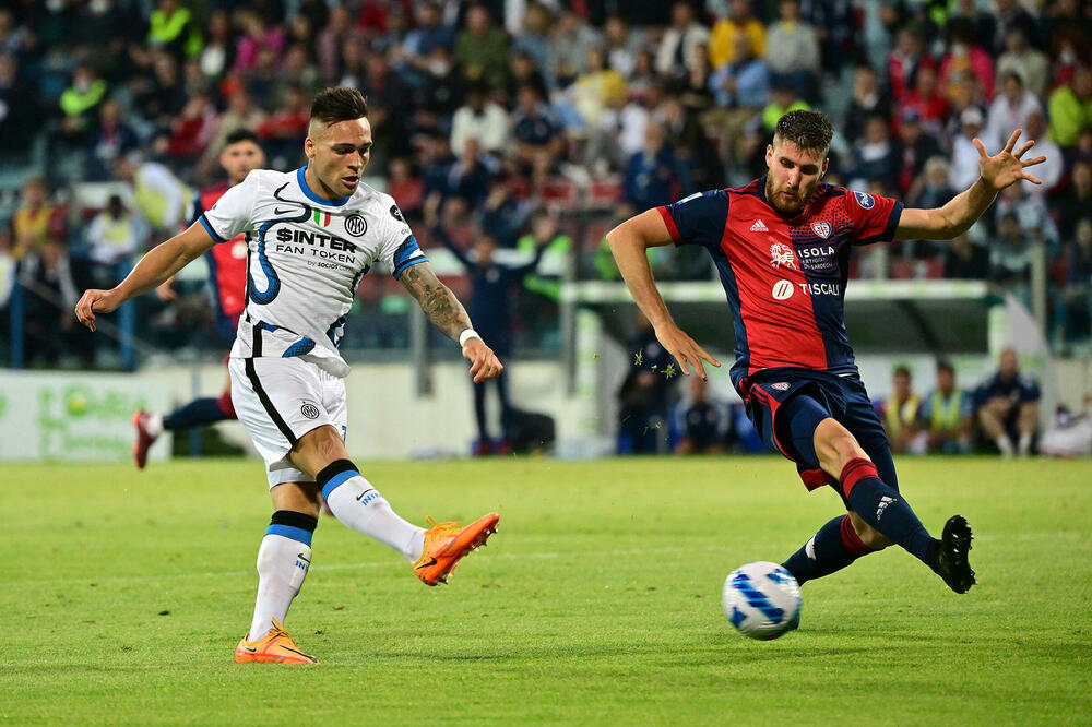 Lautaro Martines na meču sa Kaljarijem, Foto: Reuters