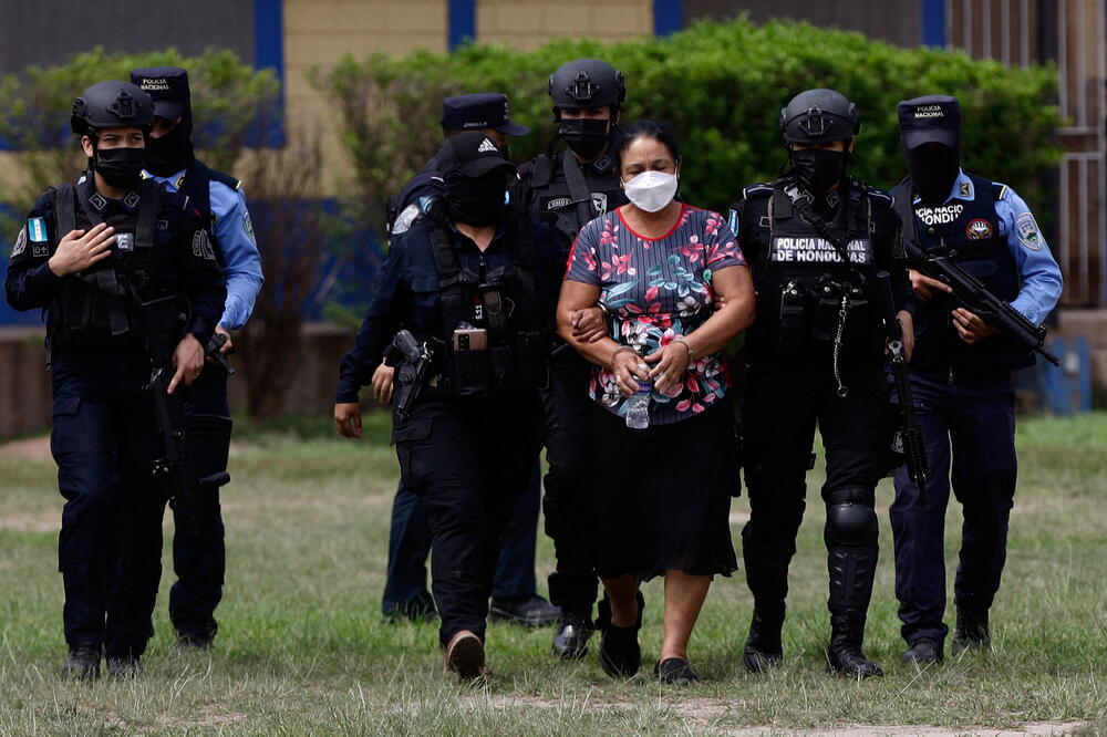 Sa hapšenja, Foto: Reuters