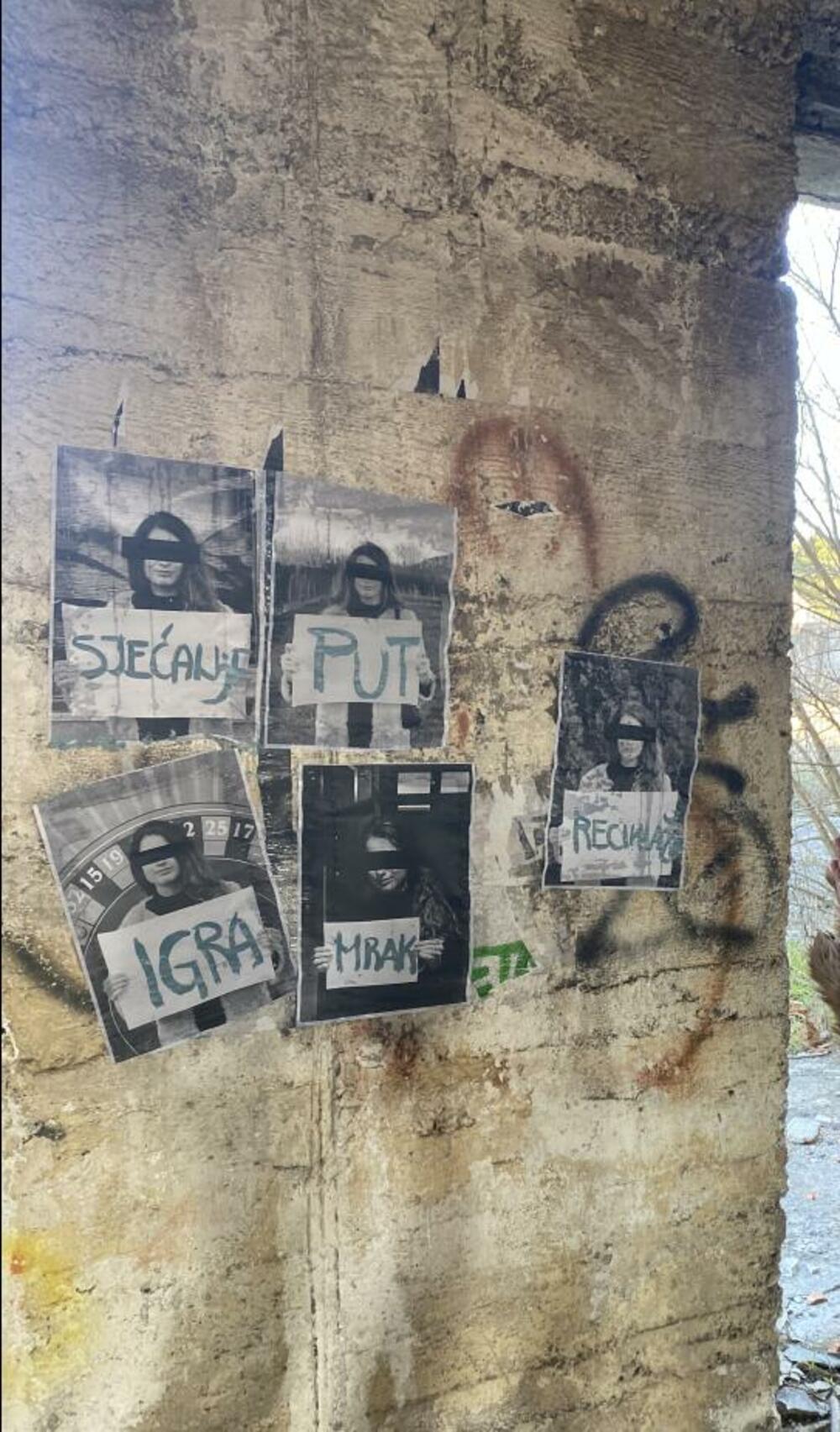 <p>"Pregledom ovog Instagram profila i čitanjem riječi koje su posjetioci izabrali i uslikali tokom izložbe, dobijamo jasnu sliku o emotivnom stanju društva u određenom trenutku. Tako je sama izložba transfromisana iz analognog u digitali svijet i time nastavila da živi i nakon trajanja izložbe"</p>