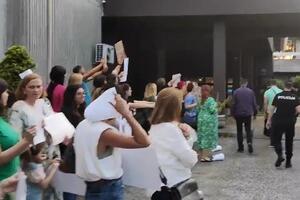 Protest ispred RTCG zbog debate o abortusu