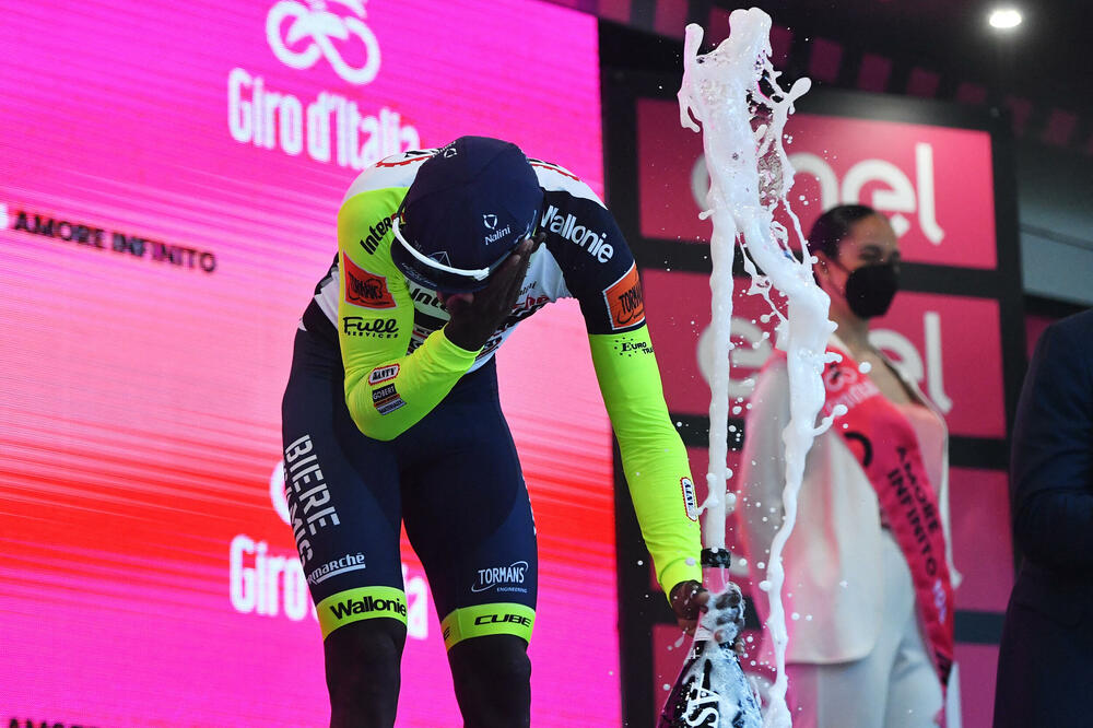 Girmaj i šampanjac, Foto: REUTERS