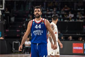 Efes bez Simona brani titulu u Beogradu