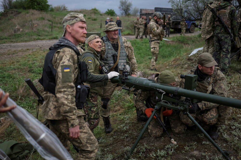 Pripadnici ukrajinskih snaga Teritorijalne odbrane u Dnjepropetrovskoj oblasti -, Foto: Rojters
