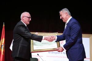 Đukanović primio međunarodnu nagradu za ljudska prava: "Podsticaj...
