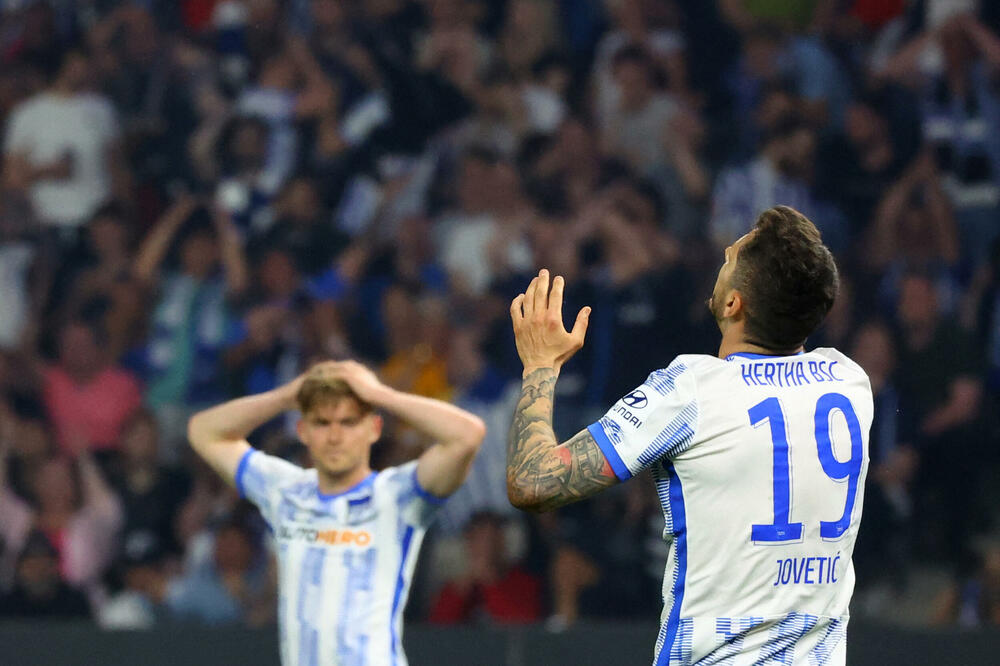 Jovetić na meču sa Hamburgerom, Foto: Reuters