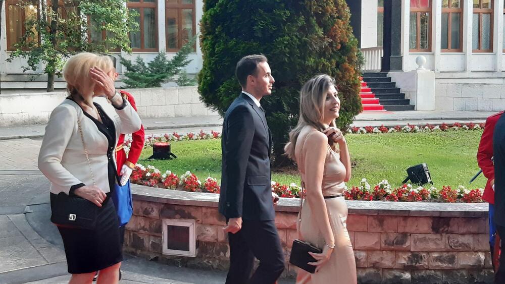 <p>"Želim da se Crne Gore sjetimo češće i da ljubav prema njoj iskazujemo svakodnevno - plaćajući porez, čuvajući okolinu i njeno bogatstvo", kazao je premijer</p>