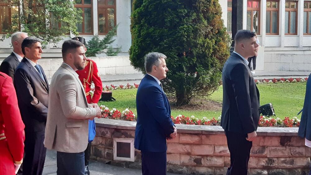 <p>"Želim da se Crne Gore sjetimo češće i da ljubav prema njoj iskazujemo svakodnevno - plaćajući porez, čuvajući okolinu i njeno bogatstvo", kazao je premijer</p>