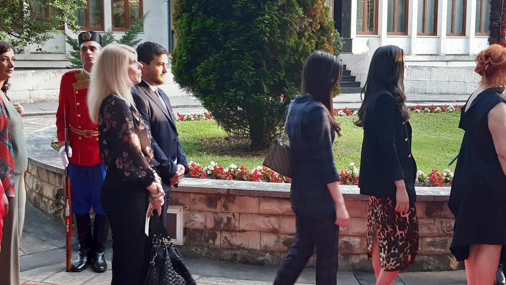 <p>"Želim da se Crne Gore sjetimo češće i da ljubav prema njoj iskazujemo svakodnevno - plaćajući porez, čuvajući okolinu i njeno bogatstvo", kazao je premijer</p>