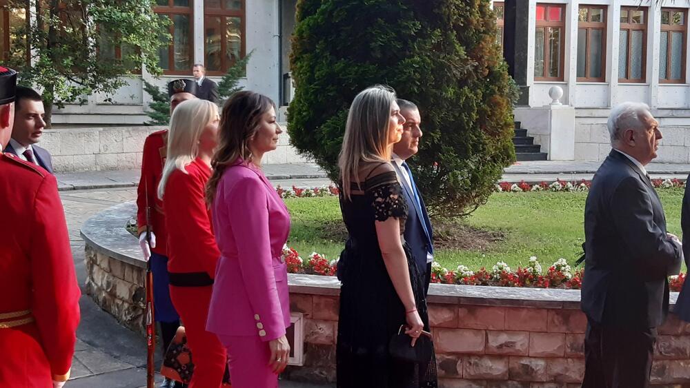 <p>"Želim da se Crne Gore sjetimo češće i da ljubav prema njoj iskazujemo svakodnevno - plaćajući porez, čuvajući okolinu i njeno bogatstvo", kazao je premijer</p>