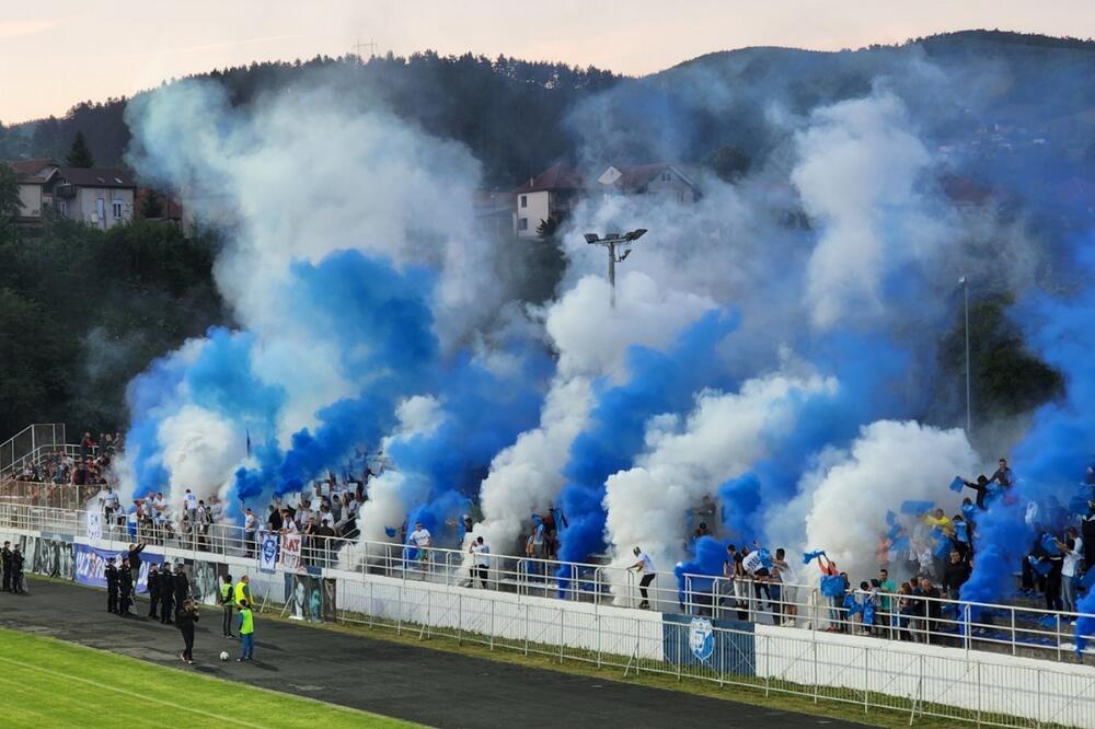 Navijači Jedinstva na meču protiv Igala, Foto: Demir Mušović