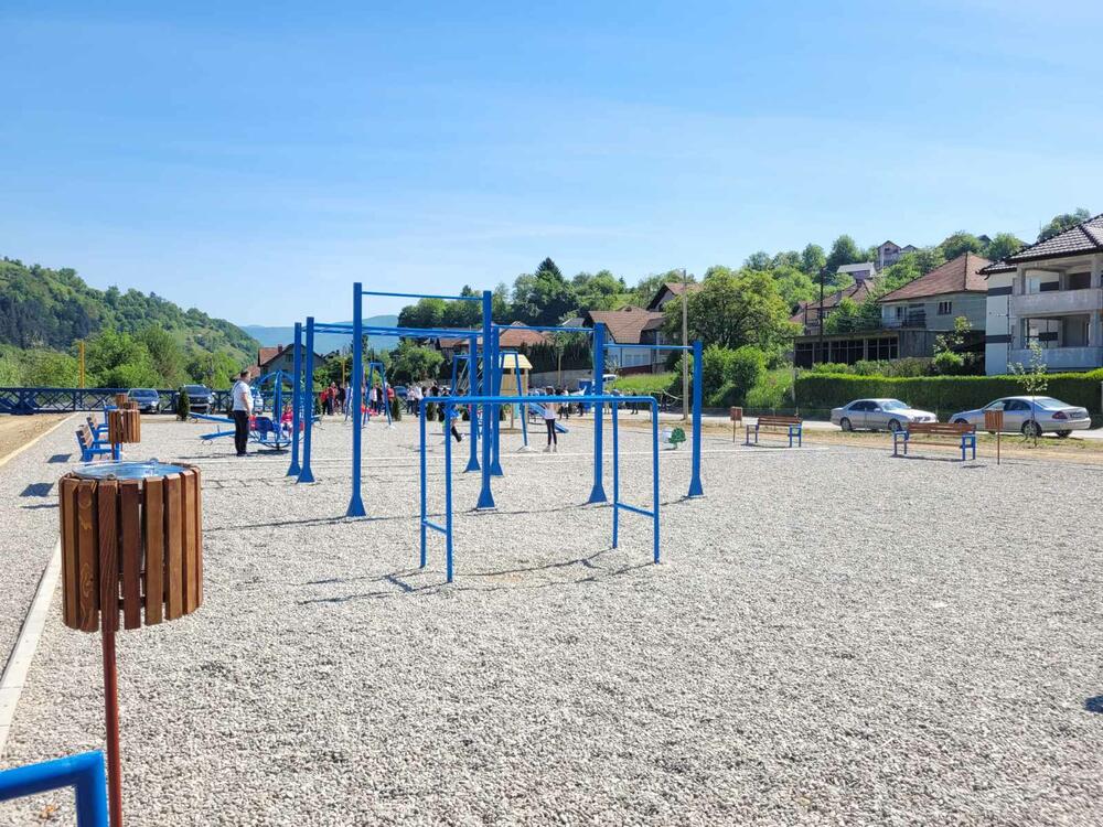 <p>Kako je lokalitet neograđen prvi radovi ovih dana biće usmjereni na izgradnju ograde do Lima</p>