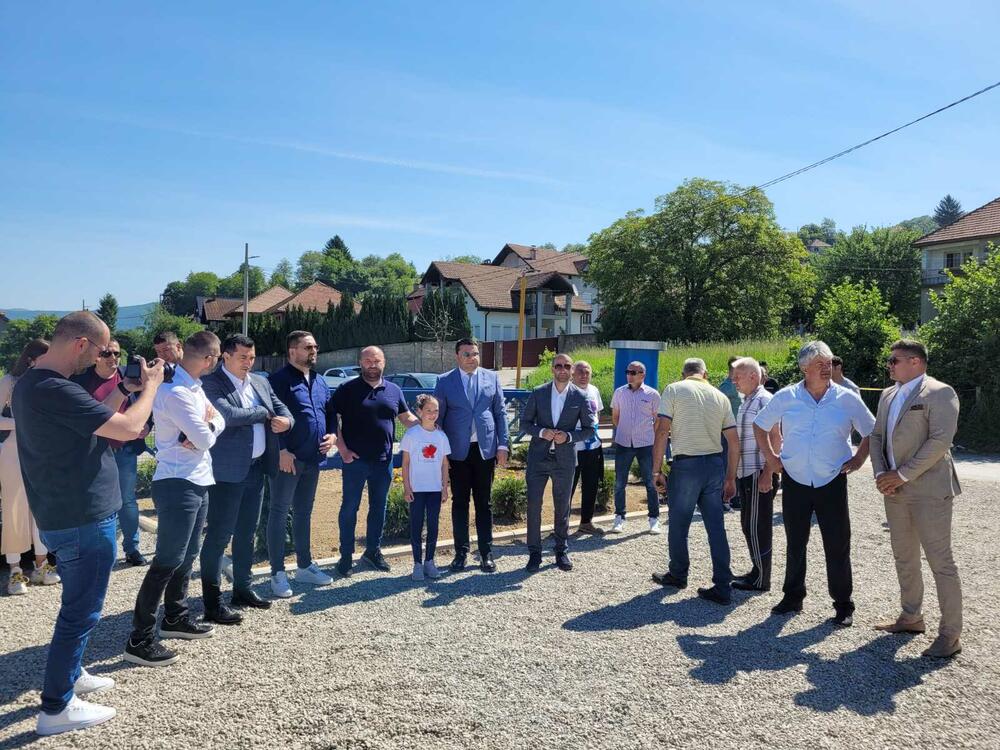 <p>Kako je lokalitet neograđen prvi radovi ovih dana biće usmjereni na izgradnju ograde do Lima</p>