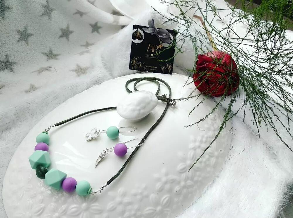 <p>Rođena Rožajka Anela Radojičić sa četvorogodišnjom kćerkicom Zarom u Nikšiću stvara maštalicu nazvanu “ZAR”</p>